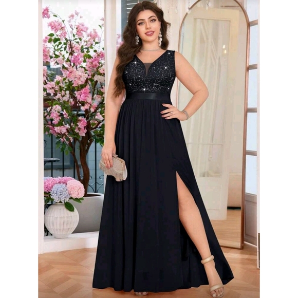 Dresses & Skirts - Elegant Black Evening Gown